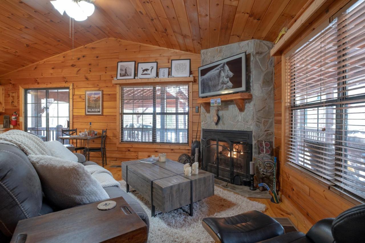 Vila Three Dog Night - Pet-Friendly Cabin With Hot Tub Blue Ridge Exteriér fotografie